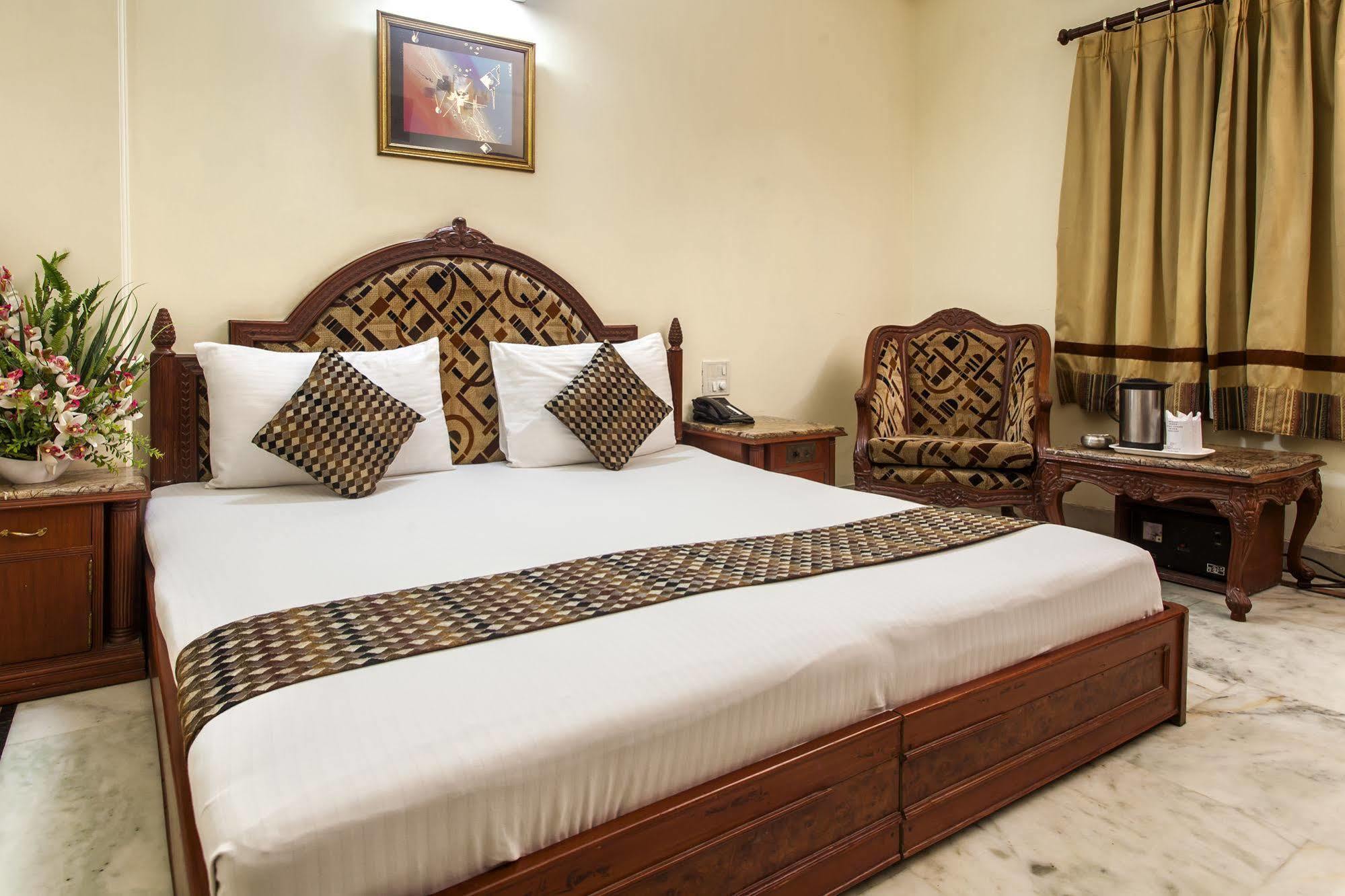 Hotel Sunstar Residency Delhi  Ngoại thất bức ảnh